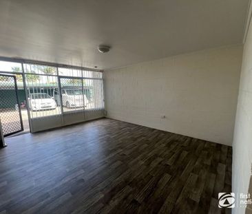 2 bedroom unit, short walk to beach and shops - Photo 1