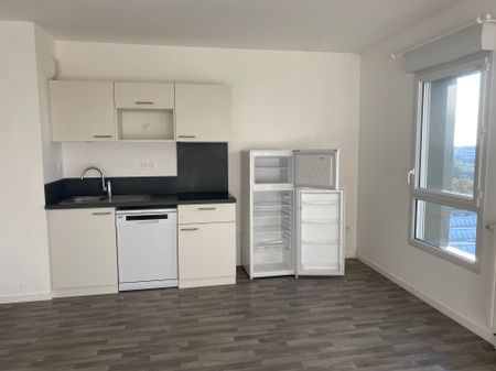 Quartier de la Vecquerie, appartement T3 au 6ème étage avec ascenseur. - Photo 4