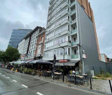 STUDIO MET ADEMBENEMEND UITZICHT OP HET STATION - Foto 2