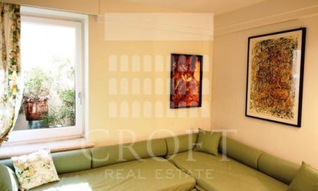 Center-Popolo: Spectacular Villino located in the center of Rome, in an exclusive private, secure park setting. Spacious living room, 4 bedrooms, 4 Baths, large panoramic terrace and gardens, parking. Ref #1910 - Photo 2