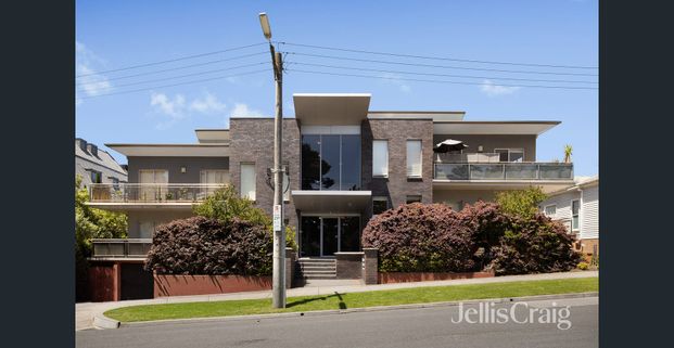 Effortless Living in the Heart of Heidelberg - Photo 1