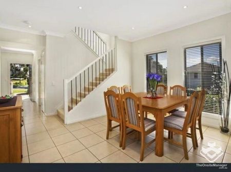 Spacious 4-Bedroom Home + Separate Studio in location - Photo 2