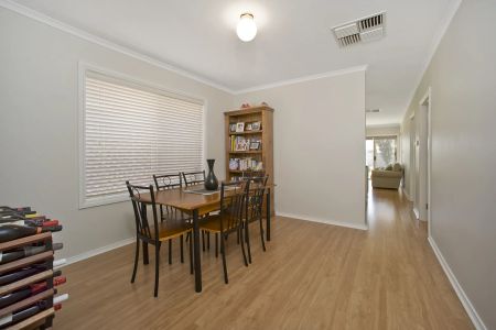 Professional & Straightforward - Photo 2