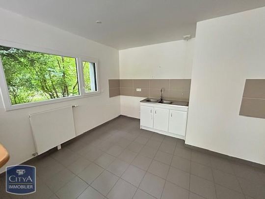 Location Maison 5 pièces 118m² CANTELEU 76380 - Photo 1