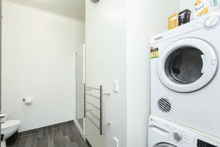 Location - Location - Photo 3