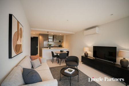 Perfectly positioned along the Yarra River - Photo 4