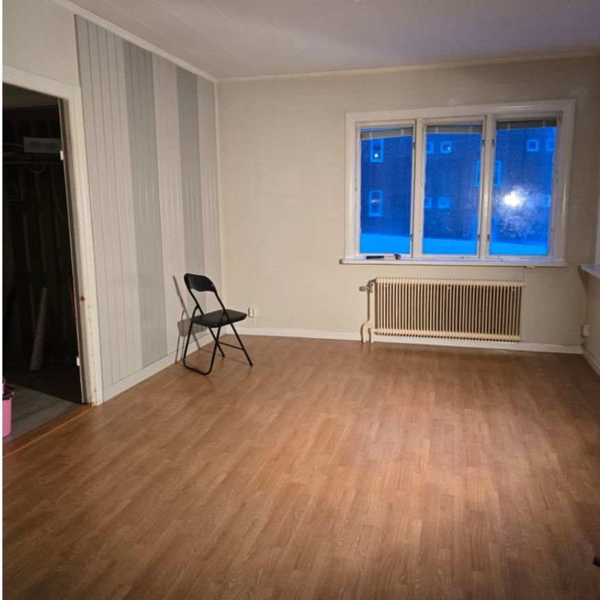 Hallonstigen, Degerfors - Foto 1