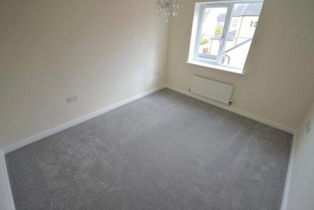 3 bedroom semi-detached house to rent - Photo 2