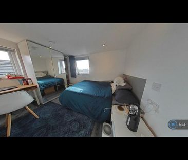 10 bedroom terraced house to rent - Photo 5