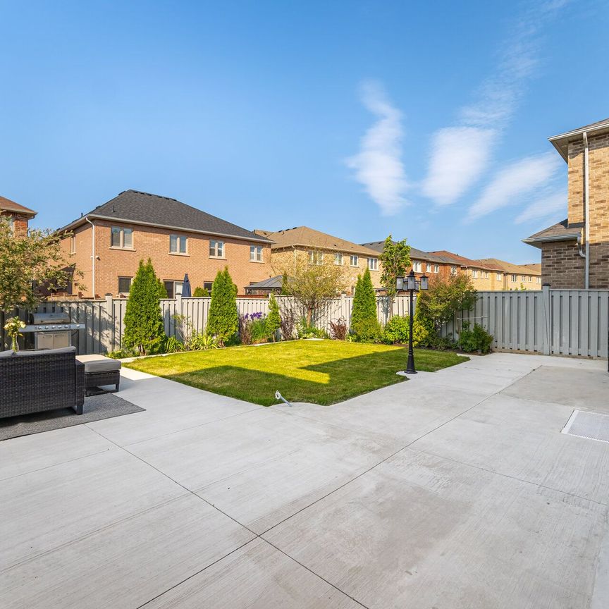 For Lease - 5 Freedom Oaks Trail Unit# Upper, Brampton, Ontario - Photo 1