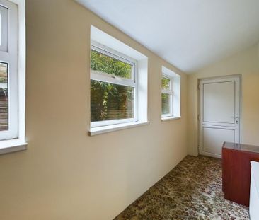 1 bedroom semi-detached bungalow to rent - Photo 4