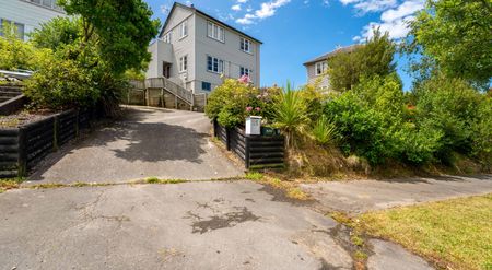 Essential Essex - Photo 4