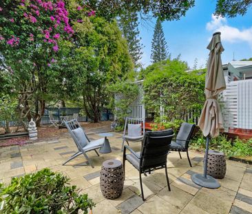 COASTAL COTTAGE | 50 METRES TO THE BEACH - YAROOMBA Your own slice ... - Photo 6