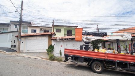 Sobrado com 3 quartos e 206m² para alugar em Parque Oratório, Santo André. - Foto 3