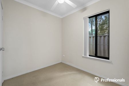 Stylish Villa Living with Large Private Courtyard! - Photo 3