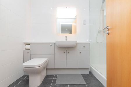 3 bedroom apartment to rent - Photo 2