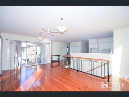 Townhouse short walk to town - Photo 2