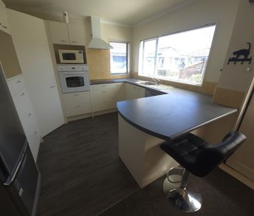 Easy-Care Living in Prime Kuripuni Location - Photo 5