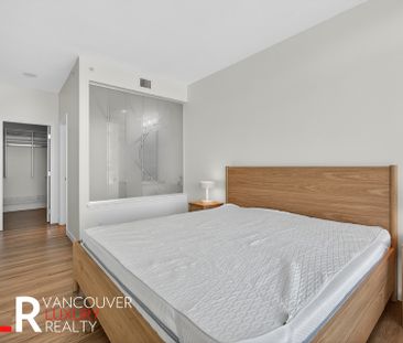 Condo in Downtown Vancouver, BC - Photo 5