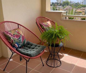 Luxury penthouse for rent in San Pedro de Alcántara, Andalusia - Photo 3