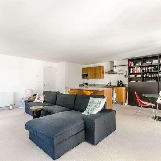 Carronade Court, Holloway, N7 - Photo 1