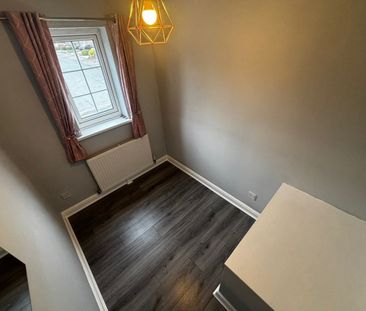 3 bed Semi-Detached - To Let - Photo 3