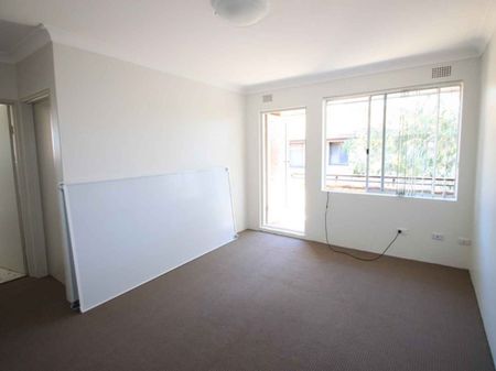 Top-floor retreat in a prized Dulwich Hill pocket - Photo 5