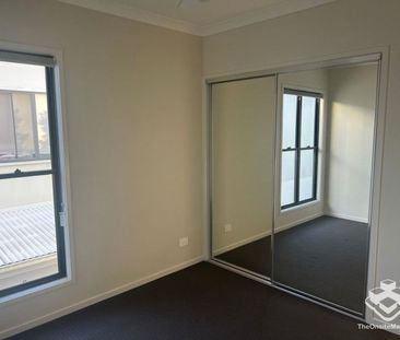 Beautiful 4-Bedroom Family Home in the Heart of Coomera - Photo 5