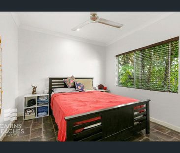 HALF DUPLEX - SIZE OF A SMALL HOUSE - Photo 5