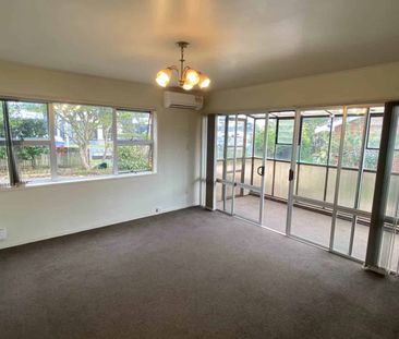 Charming 2-Bedroom Brick and Tile Home in Papakura - Photo 1