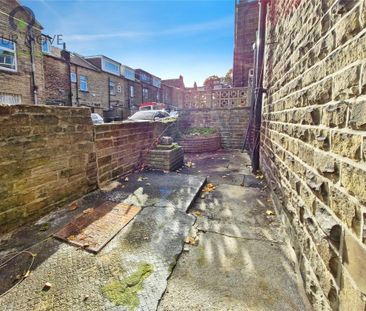 3 bedroom terraced house to rent - Photo 3