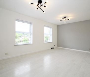 Lower Furney Close, High Wycombe - Photo 4