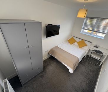 Room in a Shared House, Bridgman Grove, BS34 - Photo 3