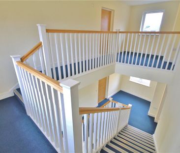 Wapshott Road, Staines-upon-Thames, Surrey, TW18 3EZ - Photo 5