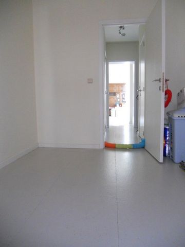 Eénslaapkamerappartement beschikbaar vanaf 1/09/13 - Photo 5