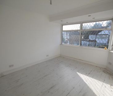 4 bedroom semi-detached house to rent - Photo 5