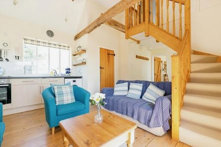 2 bedroom semi-detached house to rent - Photo 2