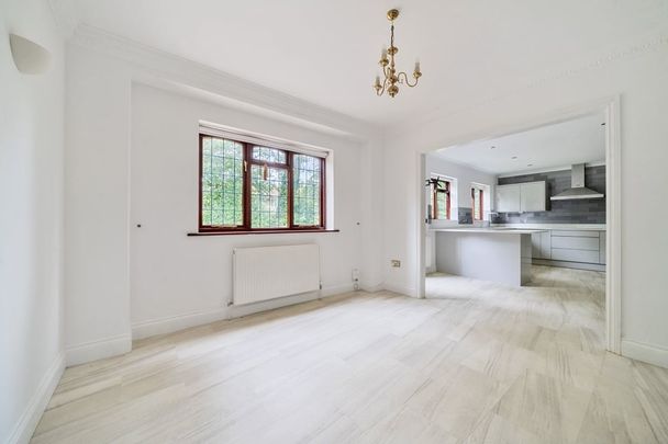 5 bedroom detached house to rent - Photo 1