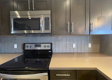 2 Bedroom 2 Bath - Photo 3