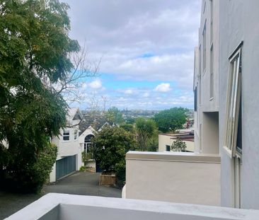 Sunny 3 bedroom 2 Bathroom - Walking to Parnell Primary School - Photo 4