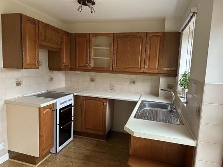 2 bedroom semi-detached house to rent - Photo 5