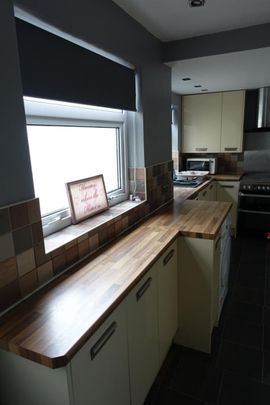 2 bedroom House To Let - Photo 1