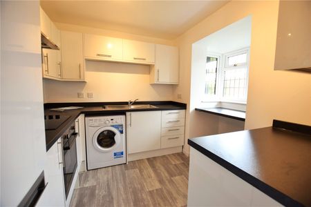 2 bedroom House in Daventry Court, Bracknell - Photo 3