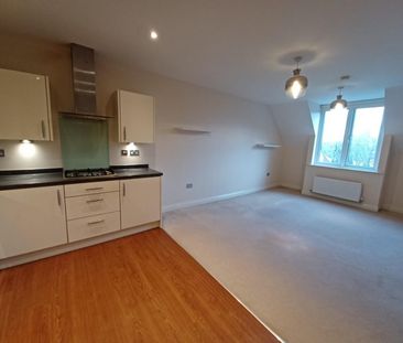 2 bedroom Flat To Let - Photo 1