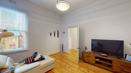Classic Terrace Living in Prime Parkville Location - Photo 2