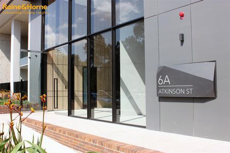 LUXURIOUS 2 BEDROOM APARTMENT + STUDY WITH AMAZING VIEWS - Photo 5