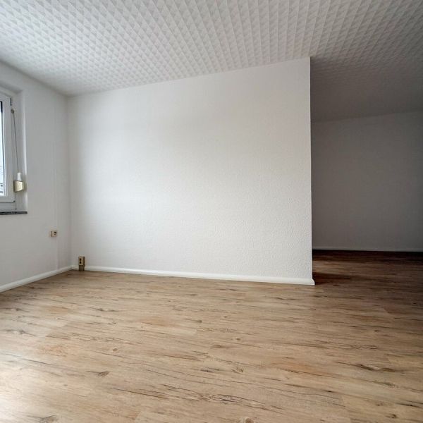3-Raum-Wohnung mit Einbauküche und toller Aussicht über Geyer!!! - Photo 1