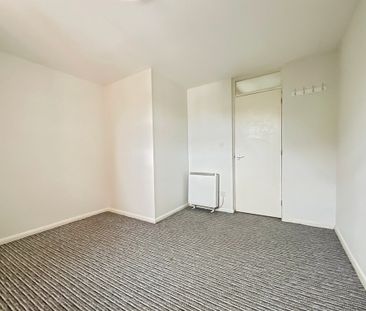 2 bedroom Apartment to let - Photo 6