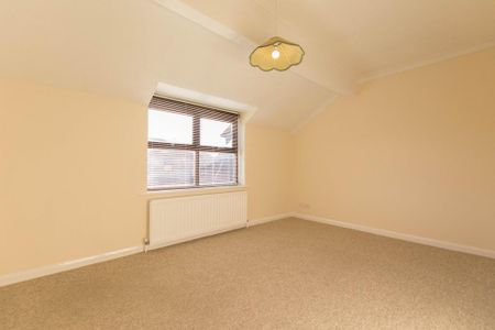 2 bedroom semi-detached house to rent - Photo 5