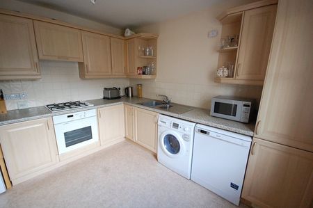 2 bedroom apartment to rent - Photo 5